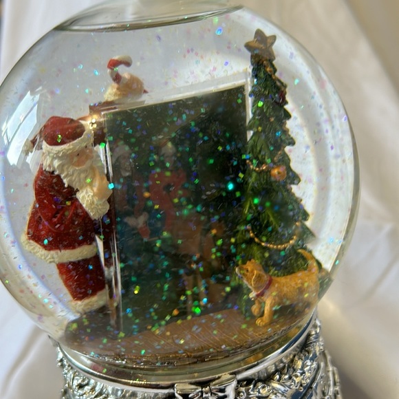 Christmas Snow Globe Music Box Picture Frame - Picture 6 of 9